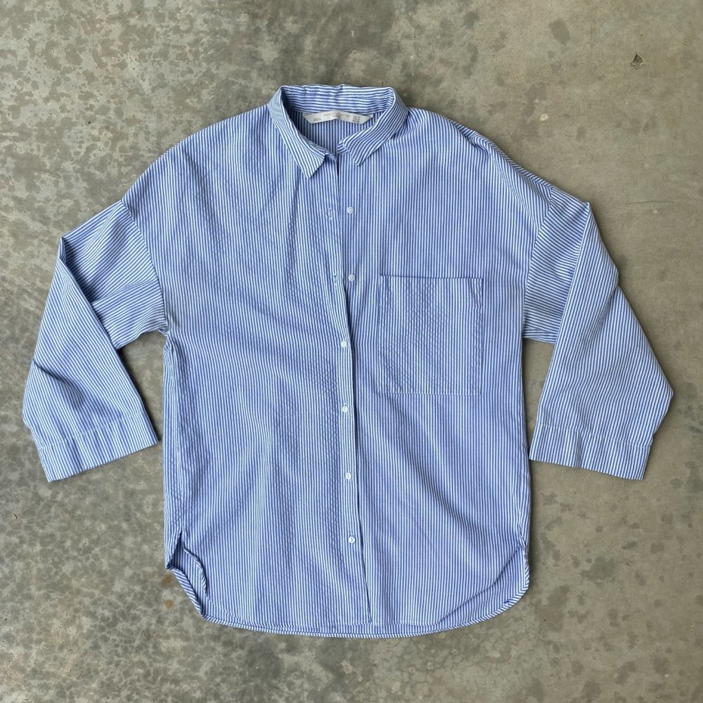 Zara blue & white boxy button down with pocket. Size M